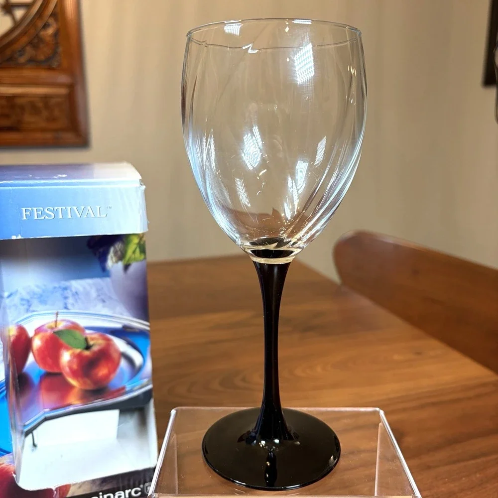 4 VTG Luminarc Black Stem Wine Glasses Festival 10.5 oz Goblets Clear Swirl Goth